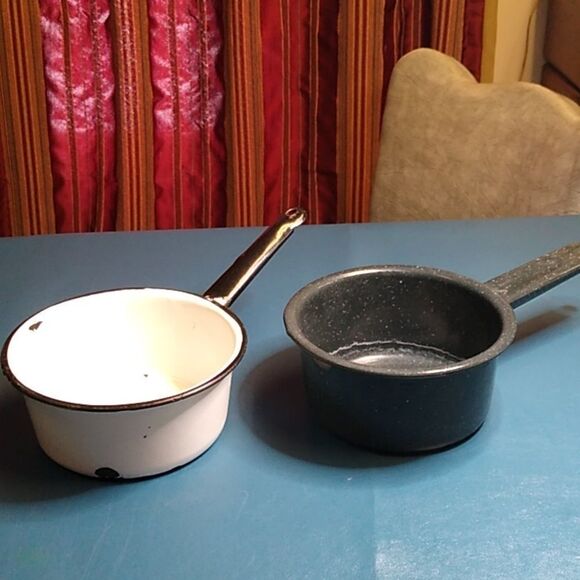Enamel Saucepan Set - Black and White - Picture 3 of 11